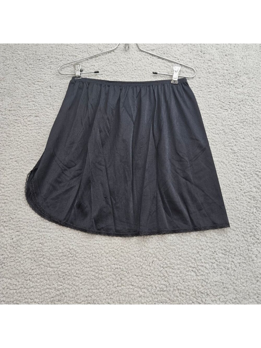 Vanity Fair Black Half Slip Skirt Nylon Lace Hem 16" Medium mini length
